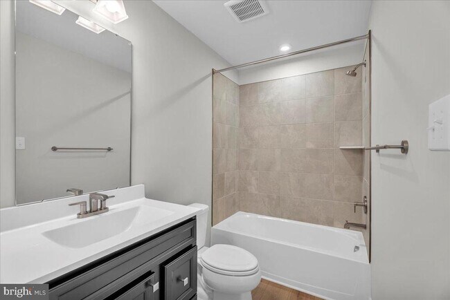 Building Photo - 76 SAND HILLS Dr
