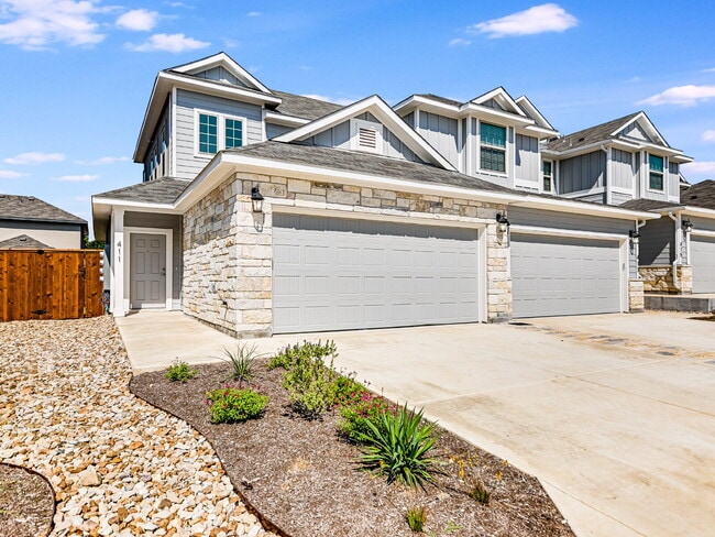 Building Photo - "Charming 3-Bedroom Condo Retreat in Georg...