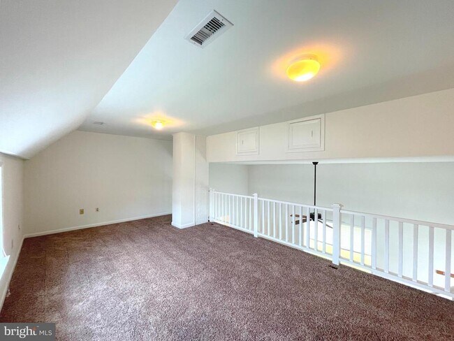 Building Photo - 44970 Serenity Farm Ln
