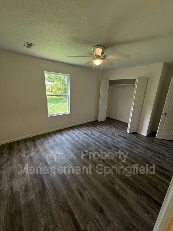 Building Photo - 1618 W Scott St