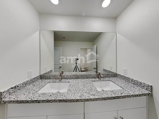 Building Photo - 302 Palazza Reserve Pl