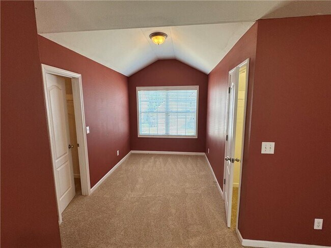 Building Photo - 6902 Grand Hickory Dr