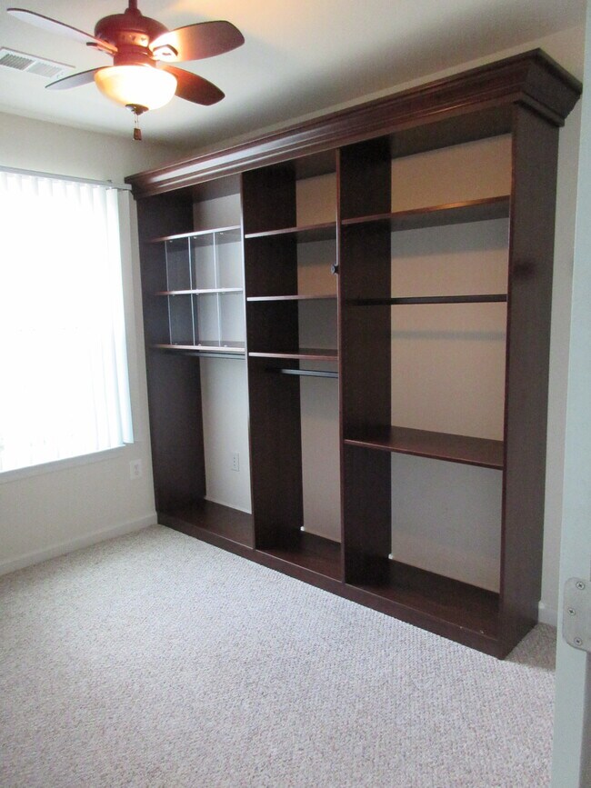 Building Photo - 469 Rolkin Rd