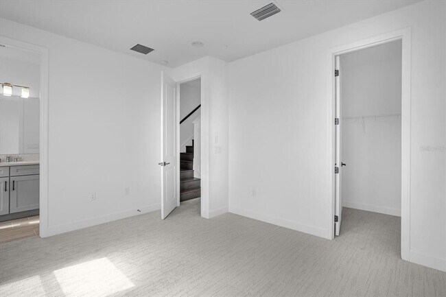 Building Photo - 2368 Brix St