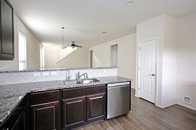 Building Photo - 138 Buttercup Bnd