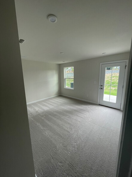Building Photo - Room in Townhome on Crudent Rd