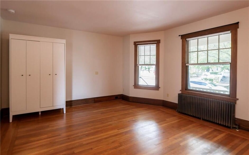 Building Photo - 446 Broadway, B