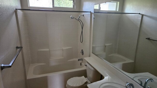 Building Photo - Three Bedroom Two Bath home, Available now...