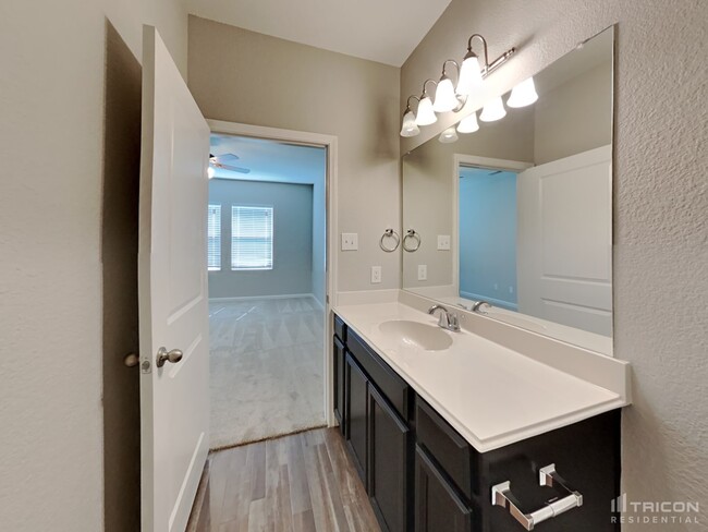Building Photo - 408 Glen Meadow Dr