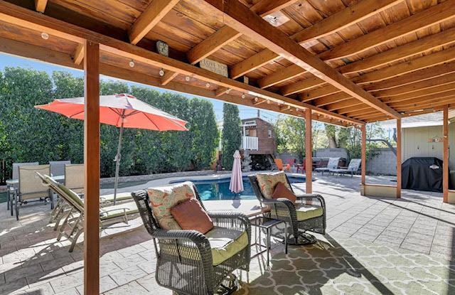 Building Photo - Arcadia Light Furnished Charmer with  Treehouse!!