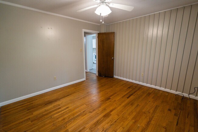 Building Photo - 3BR/2BA Home
