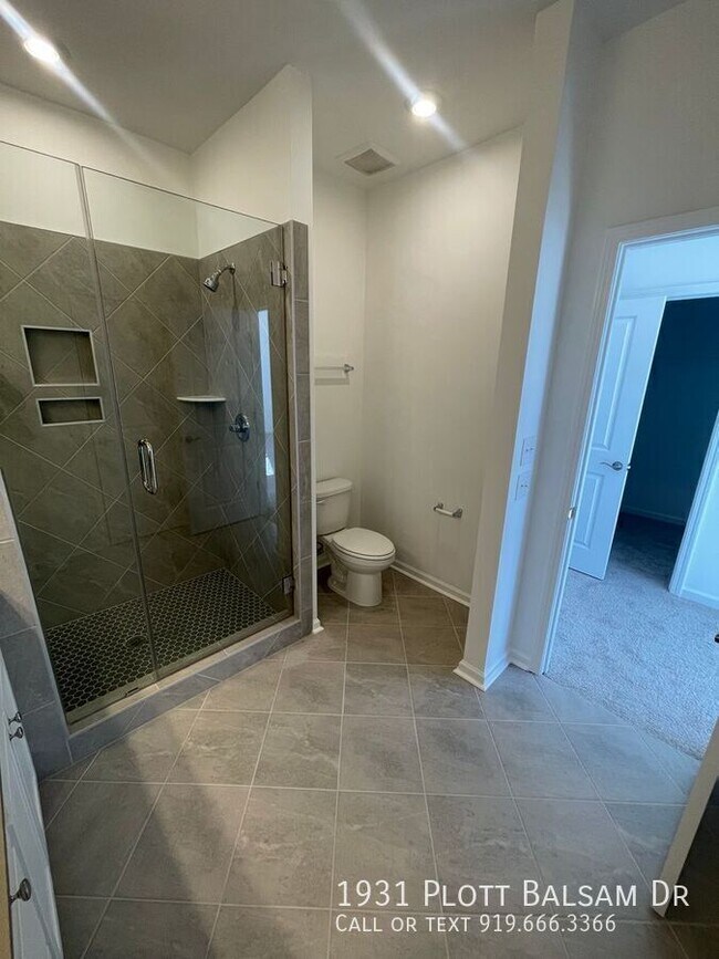 Building Photo - 1931 Plott Balsam Dr