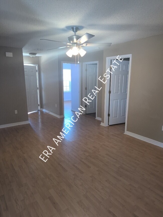 Building Photo - 295 Limestone Cir