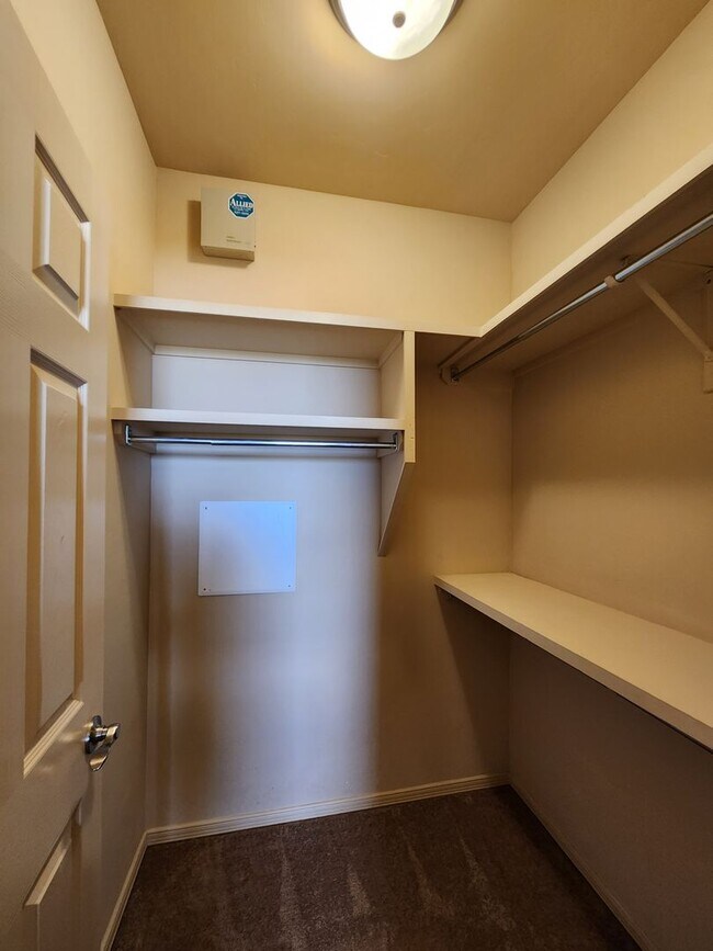 Building Photo - Sweet spot in the Pueblos at Alameda Ranch