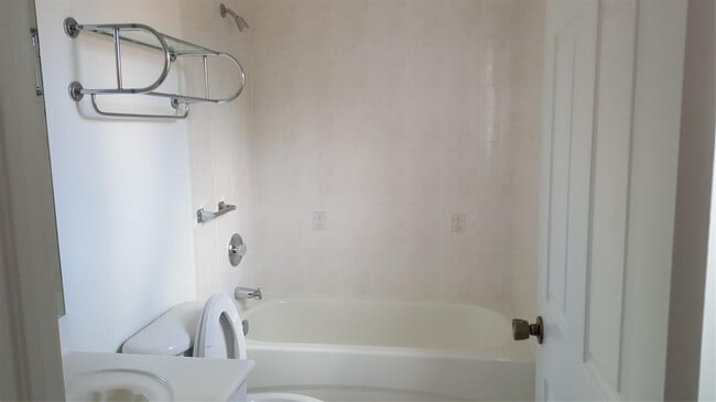 Building Photo - 4961 Windward Way