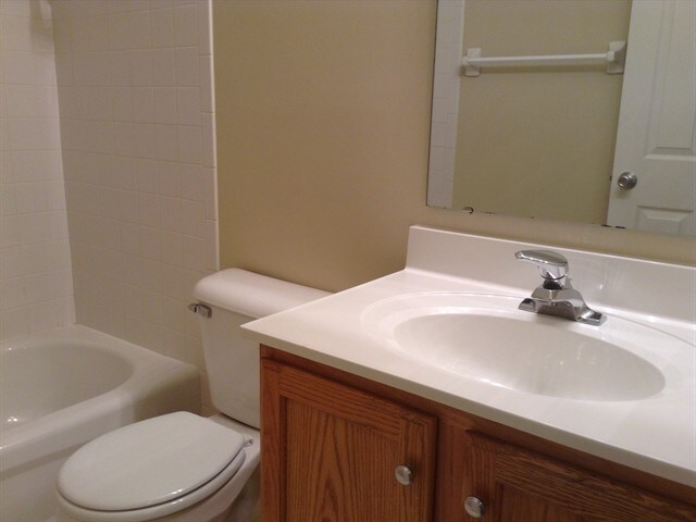 Building Photo - 3684 Bristol Lake Dr