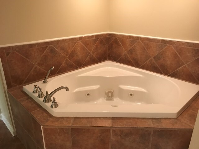 Building Photo - 223 Longleaf Cir