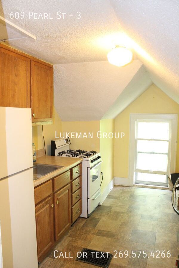 Primary Photo - 609 Pearl St