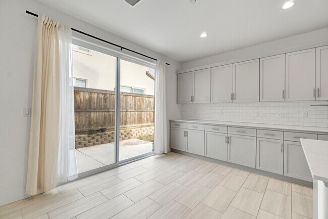 Building Photo - 863 Orchard Hills Rd