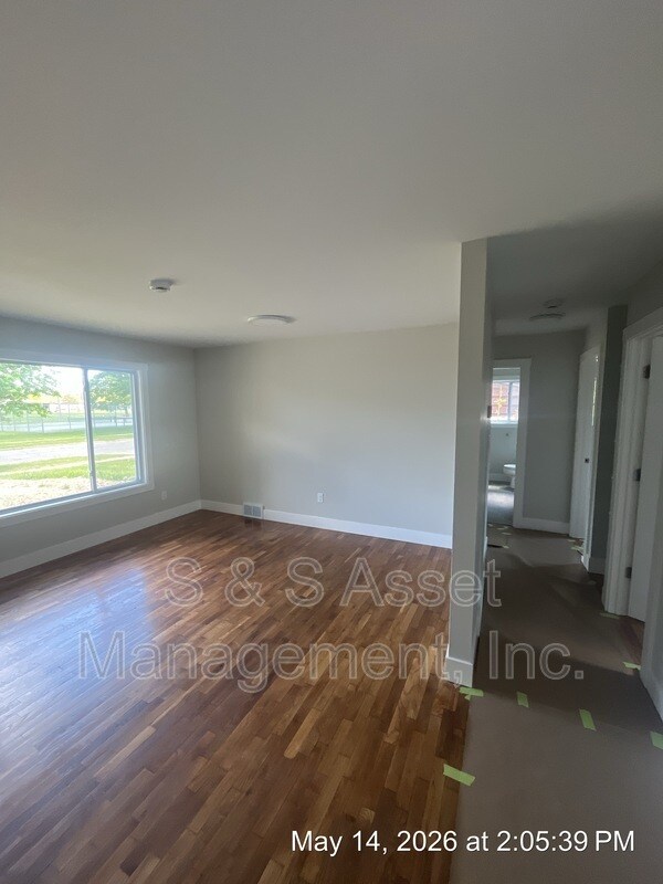 Building Photo - 4106 Stillwell Ave