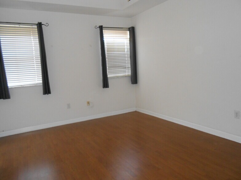 Building Photo - 12301 SW 124th Ter