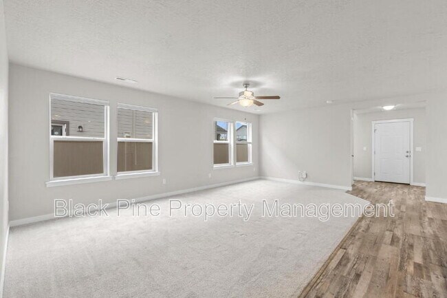 Building Photo - 7684 S Seabreeze Way