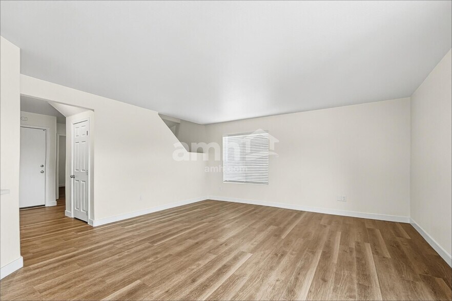 Building Photo - 4071 E Abraham Ln