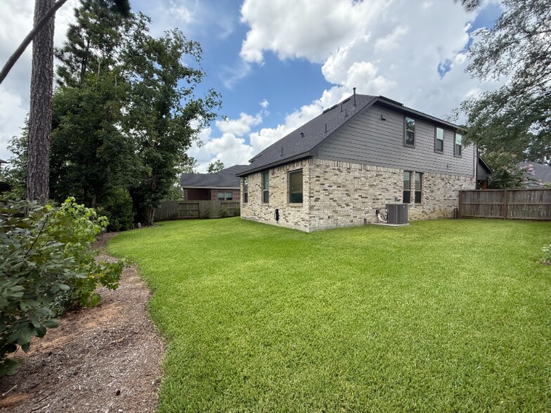 Building Photo - 224 Golden Shiner Dr