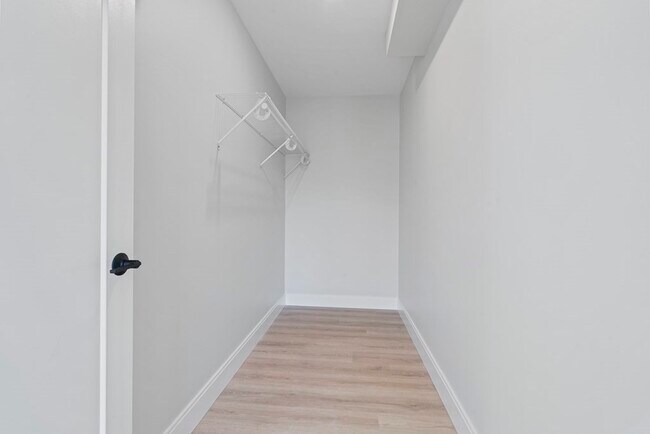 Building Photo - 25 2nd St