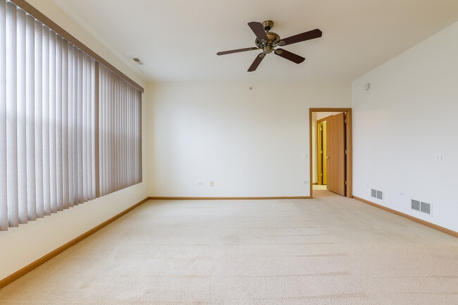 Building Photo - 13386 Red Alder Ave