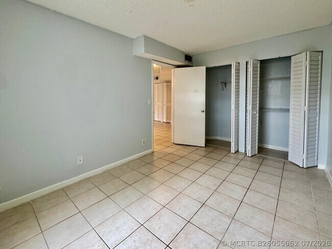 Building Photo - 334 SW 86th Ave
