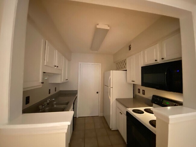 Building Photo - 5005 Wingate Way