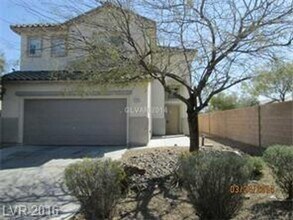 Building Photo - Very Nice 4 bedroom 2 1/2 Bath Home For Re...