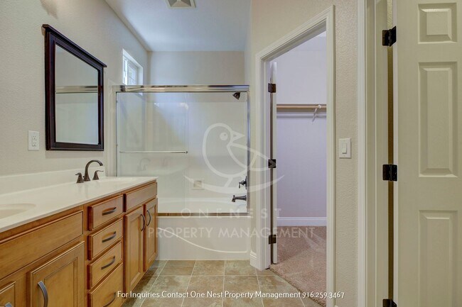 Building Photo - Lincoln Crossing Condo | 2 bedroom 2 bathroom