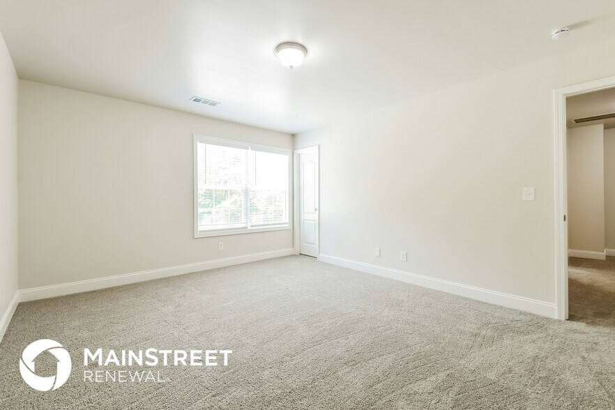 Building Photo - 111 Iverson Pl