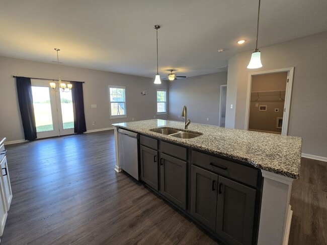 Building Photo - **October Rent Free**4 Bedroom, 2 Bath Hom...