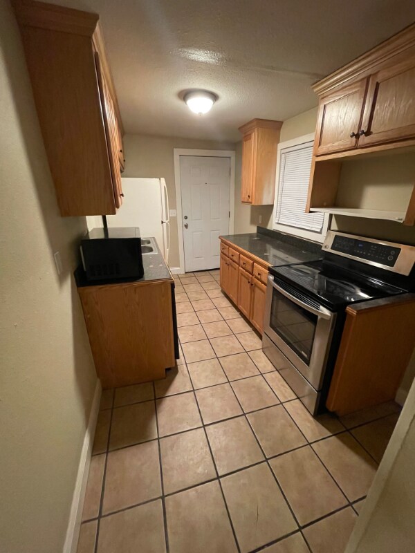 Building Photo - 826 Linwood Blvd