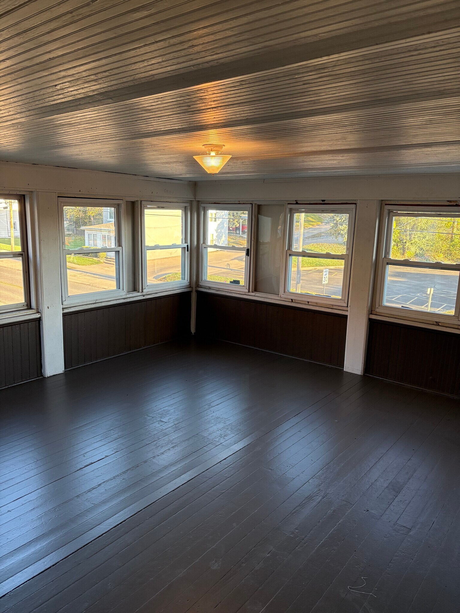 Three Seasons Room - 151 Wisconsin Ave