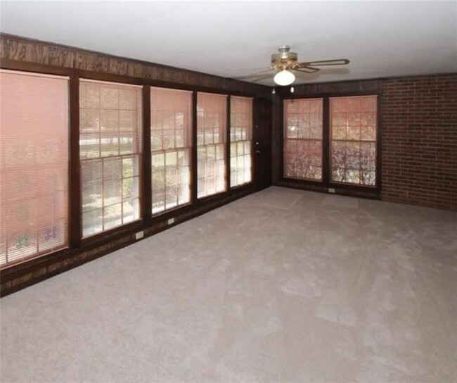 Building Photo - 4754 Winthrop Dr