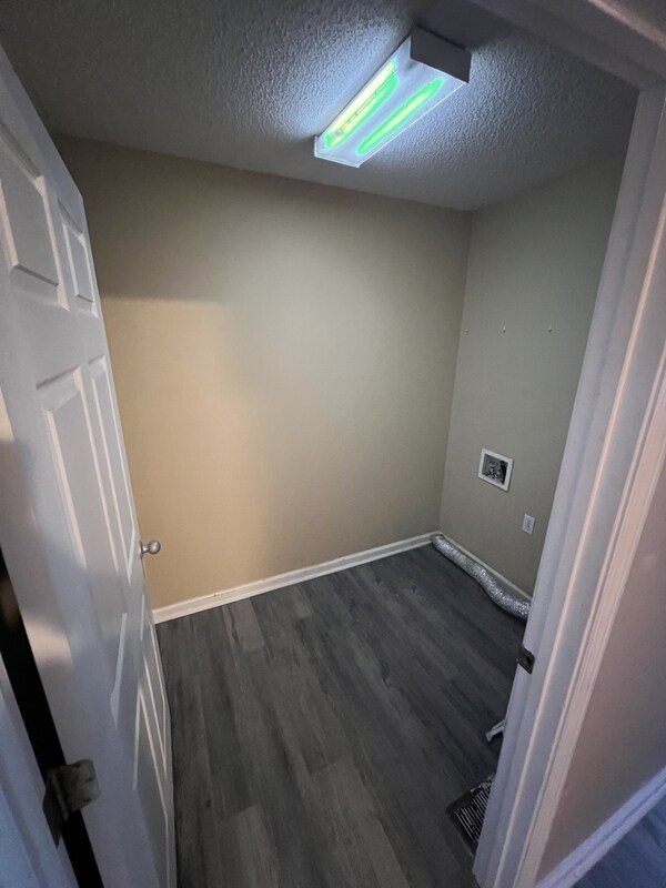 Building Photo - 106 Stone Henge Ln