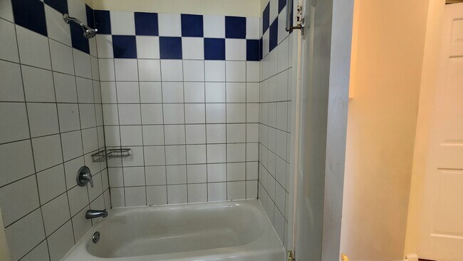 Building Photo - 5 Castlegate Ct