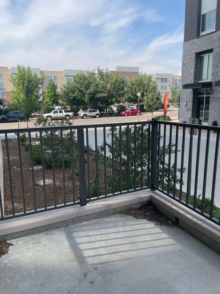 Building Photo - 1380 N Uvalda St