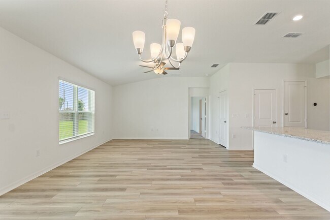 Building Photo - Beautiful Newer Build! Pet-Friendly 4-Bedr...