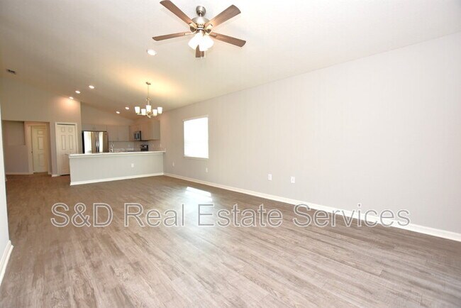 Building Photo - 372 Cascara Ln
