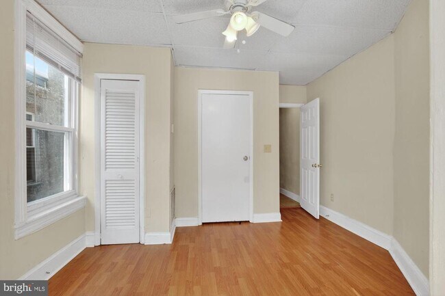 Building Photo - 4034 Baring St