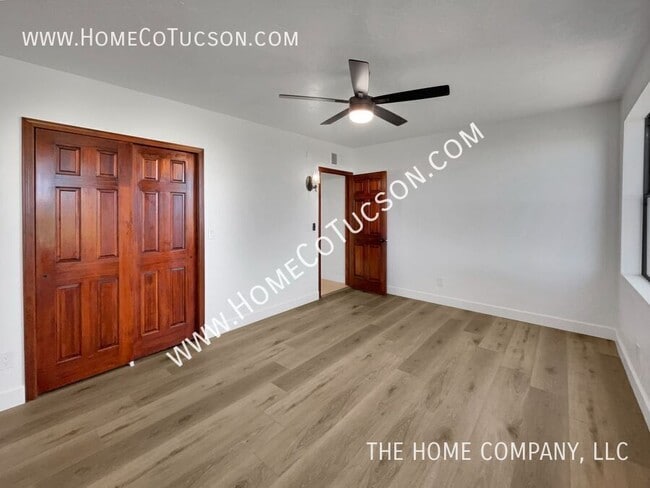 Building Photo - 5788 E Paseo Cimarron