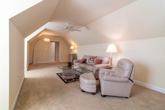 Building Photo - SINGLE FAMILY - RBYCC - YEAR ROUND