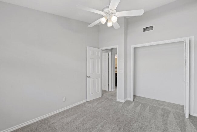 Building Photo - 3326 Foster Ln