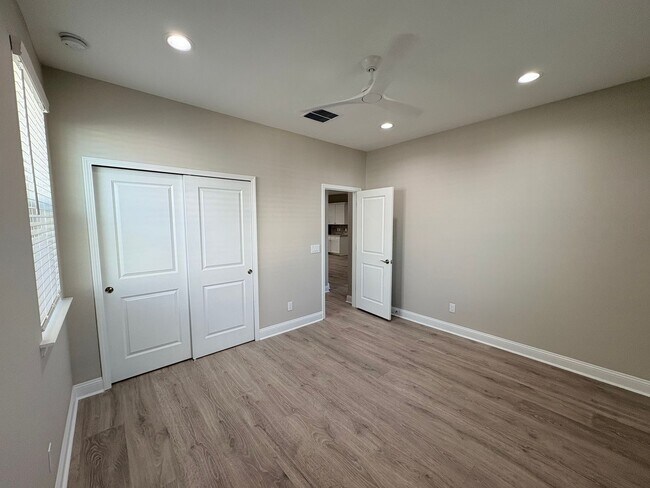 Building Photo - 61 Tropics Ave