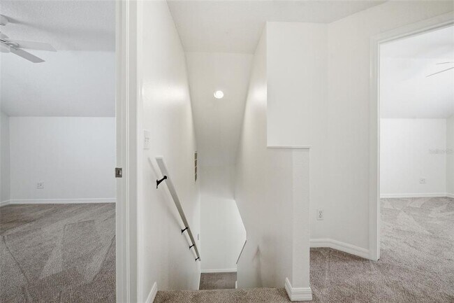 Building Photo - 10604 Lakeside Vista Dr